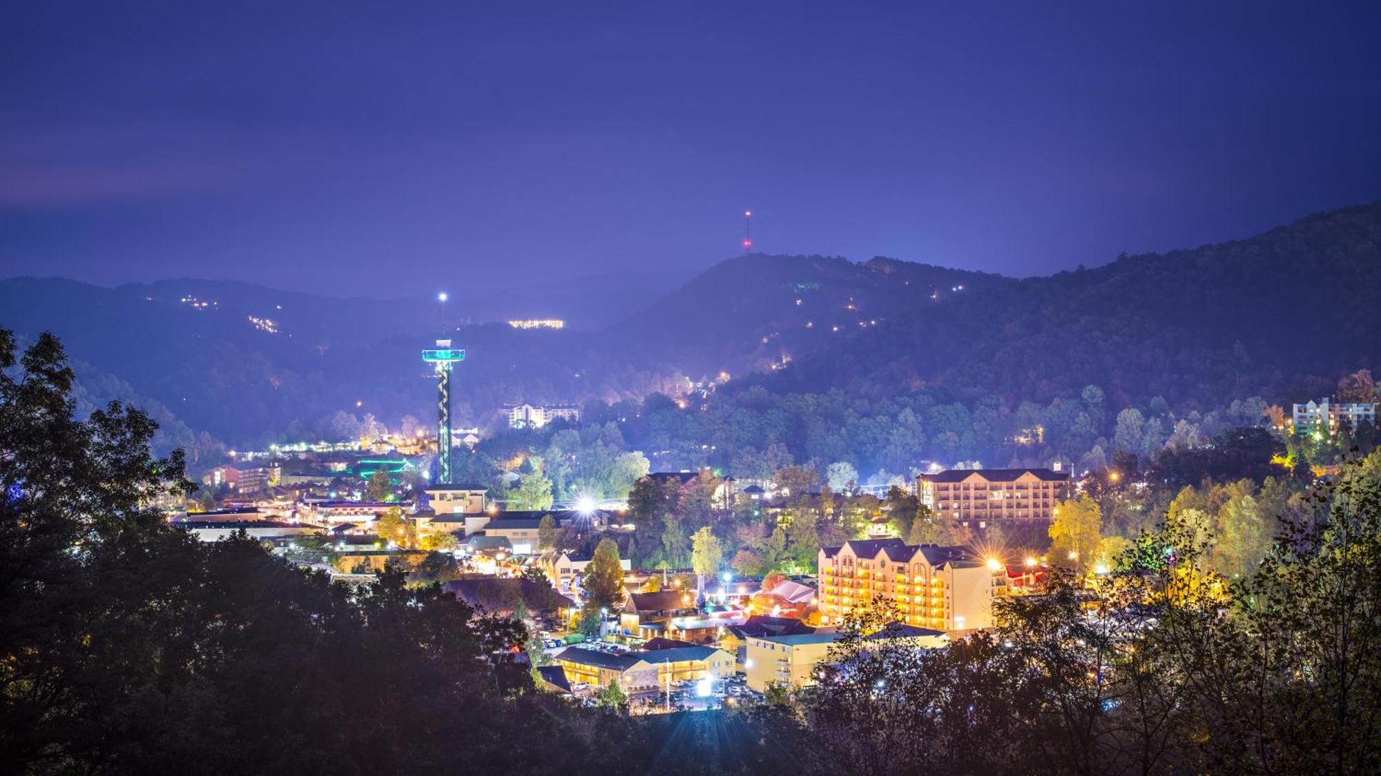 A Stones Throw, You Get 1089 Free Attraction Tickets Per Paid Day, Dollywood And Much More! พิเจนฟอร์จ ภายนอก รูปภาพ