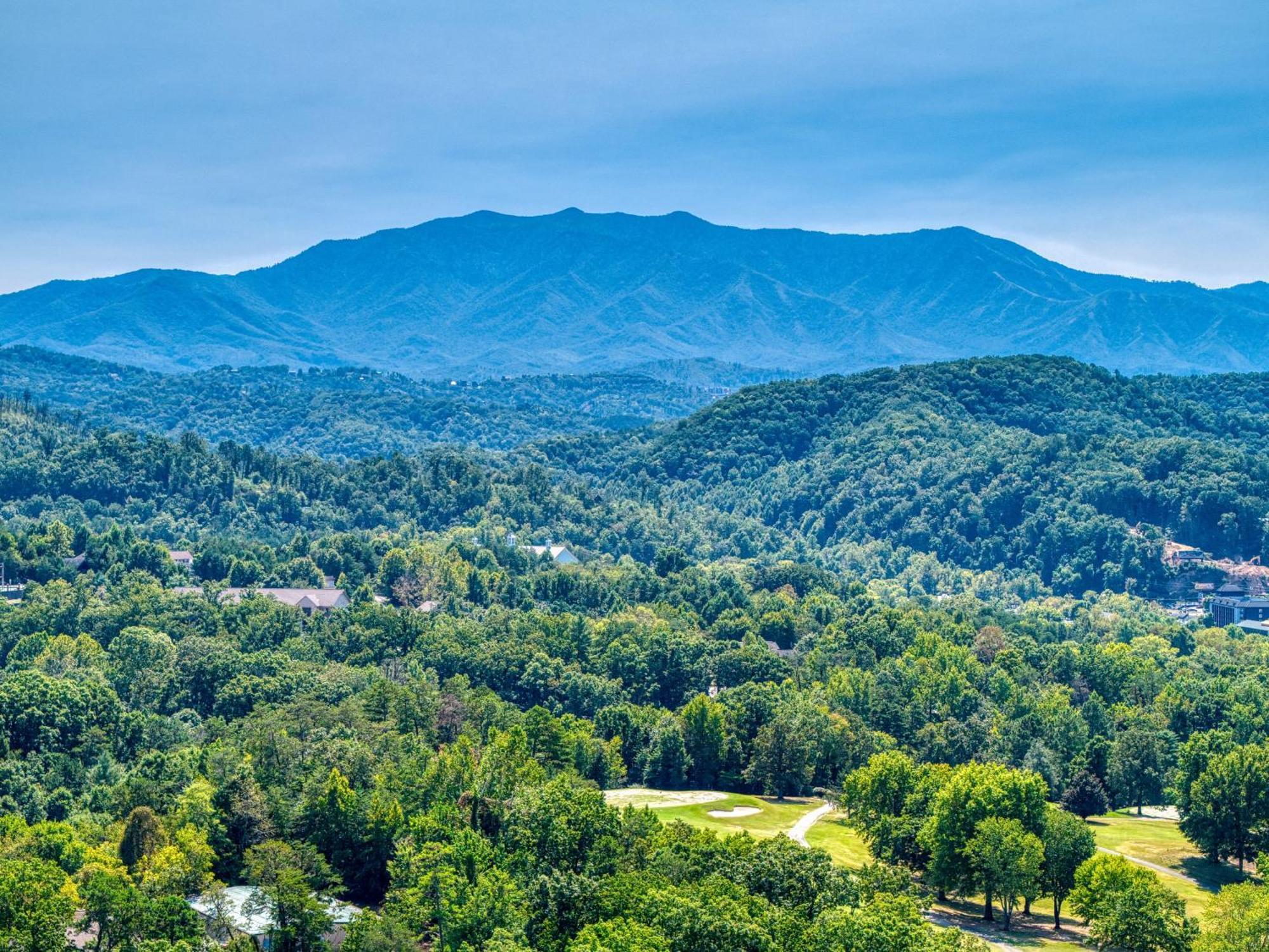 A Stones Throw, You Get 1089 Free Attraction Tickets Per Paid Day, Dollywood And Much More! พิเจนฟอร์จ ภายนอก รูปภาพ